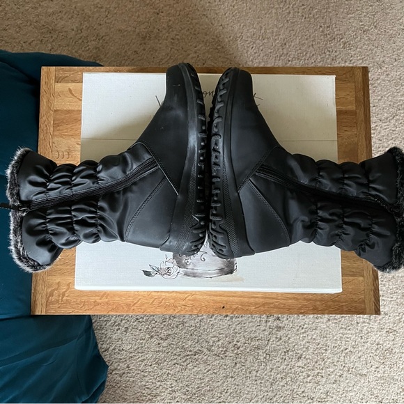 Totes Black Boots - Picture 6 of 9